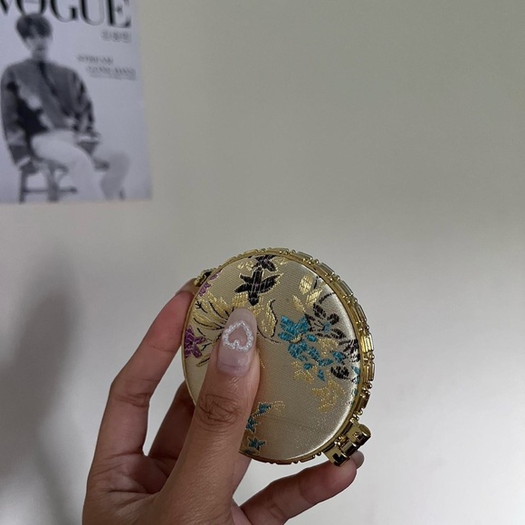 Ornamented Chinese Compact Mirror - Picture 3 of 5